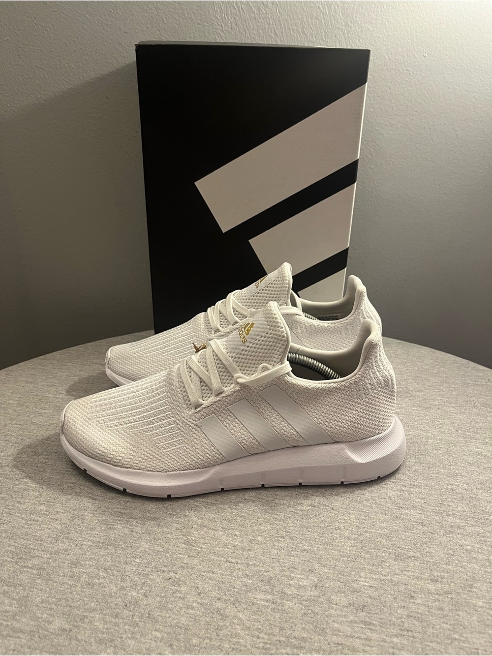 Adidas Swift Run 1.0 Cloud White Gold Women's Running Shoe Size 8.5 IE7480 - Picture 4 of 12